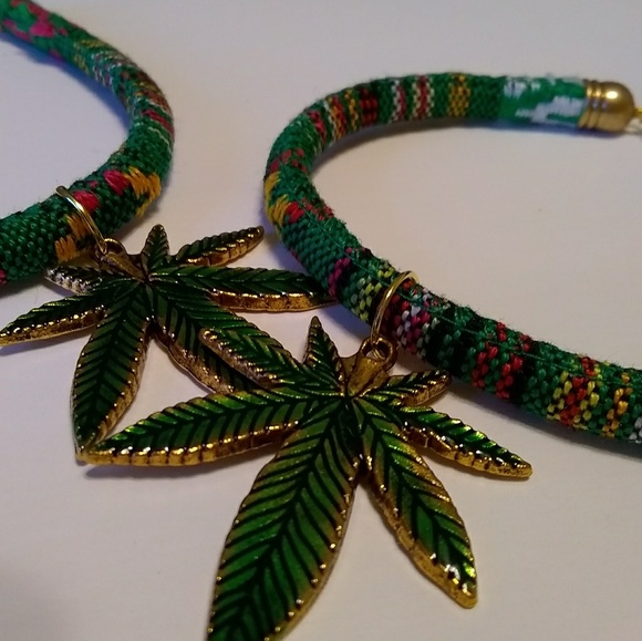 Super Hot Rainbow Green Leaf Beauty Power Bracelet - Picture 3 of 4